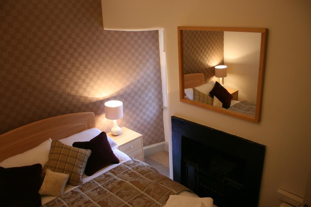 Royal Mile Budget Apartments Edimburgo Camera foto